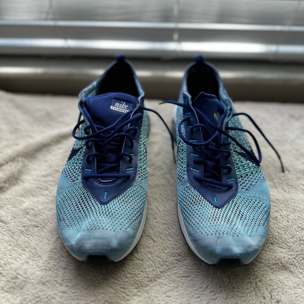 Nike Air Max Flyknit Racer - Picture 5 of 5